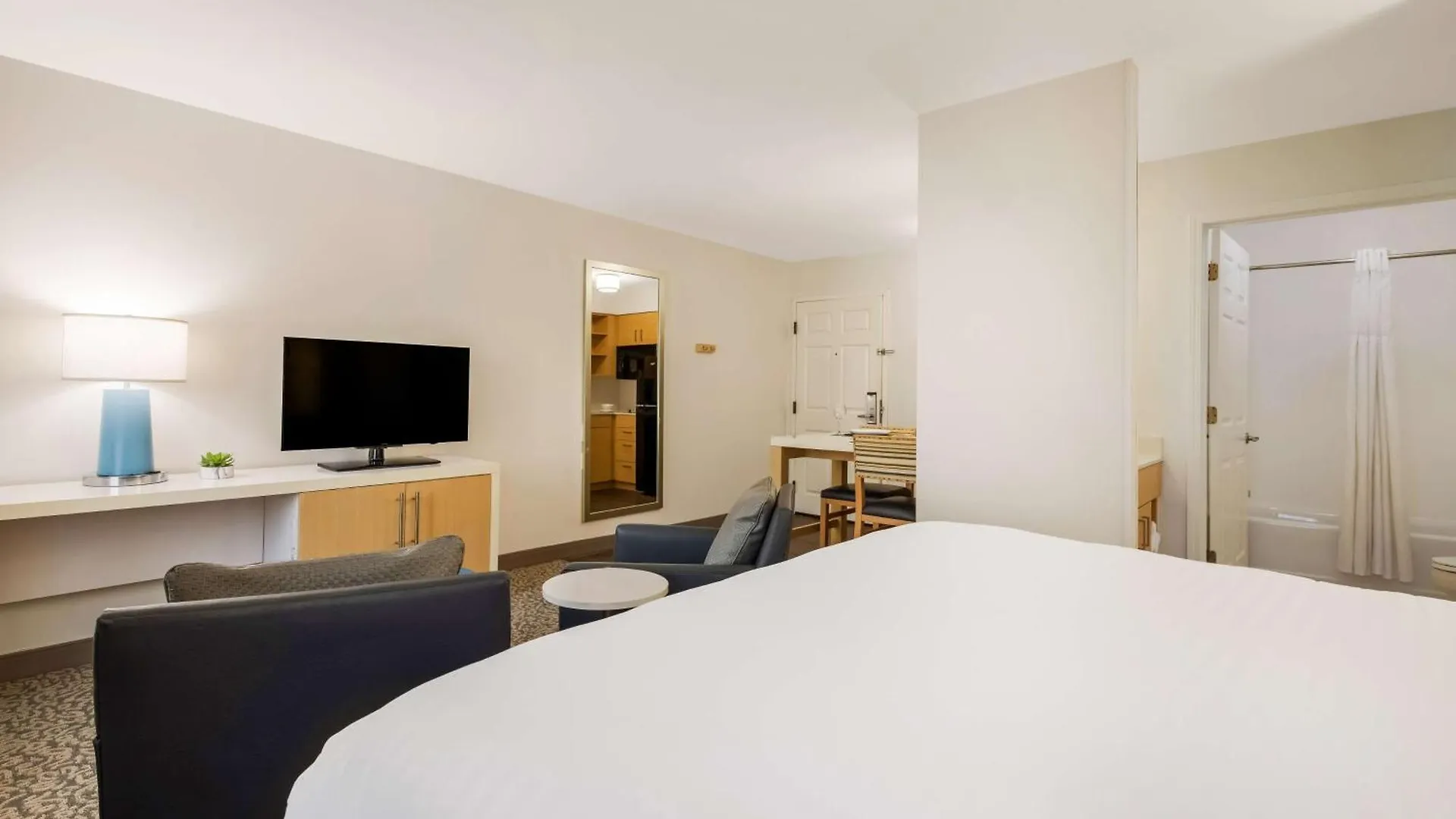 Sonesta Es Suites Charlotte Arrowood Hotel