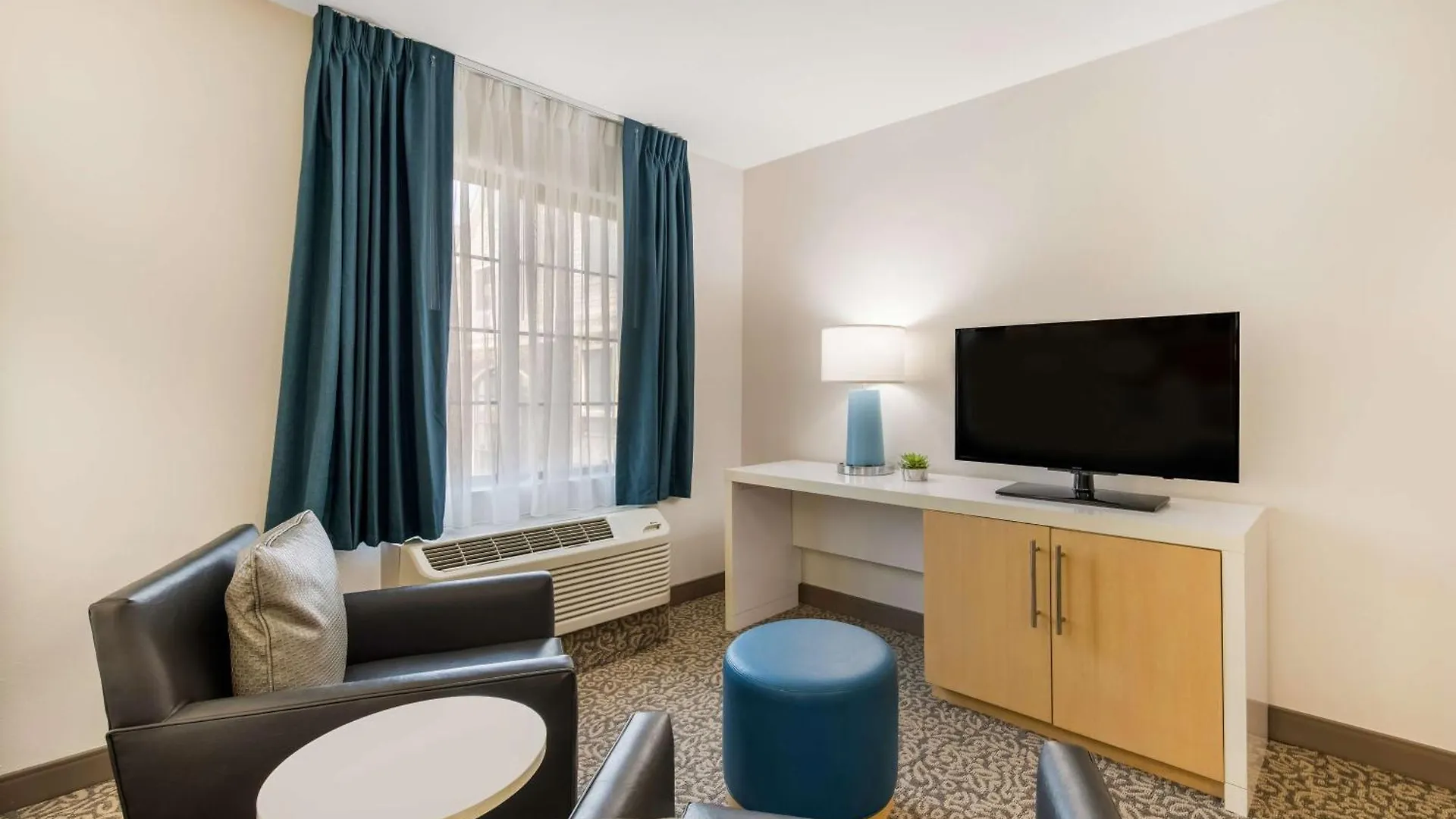 Sonesta Es Suites Charlotte Arrowood Hotel